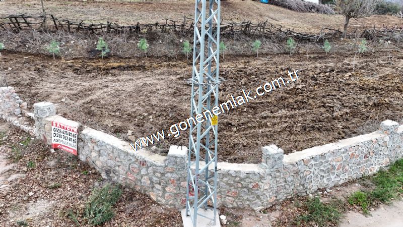 556 m2 İmarlı 2 kat %40 Arsa Köy Evi Ortasında