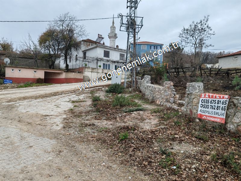 556 m2 İmarlı 2 kat %40 Arsa Köy Evi Ortasında